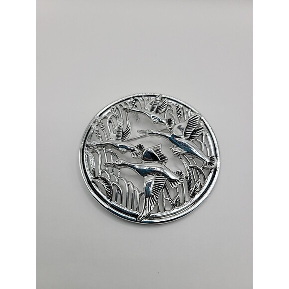 Vintage Sarah Coventry Brooch Pin Round Ducks Birds Fowl Silver Tone - Picture 4 of 13